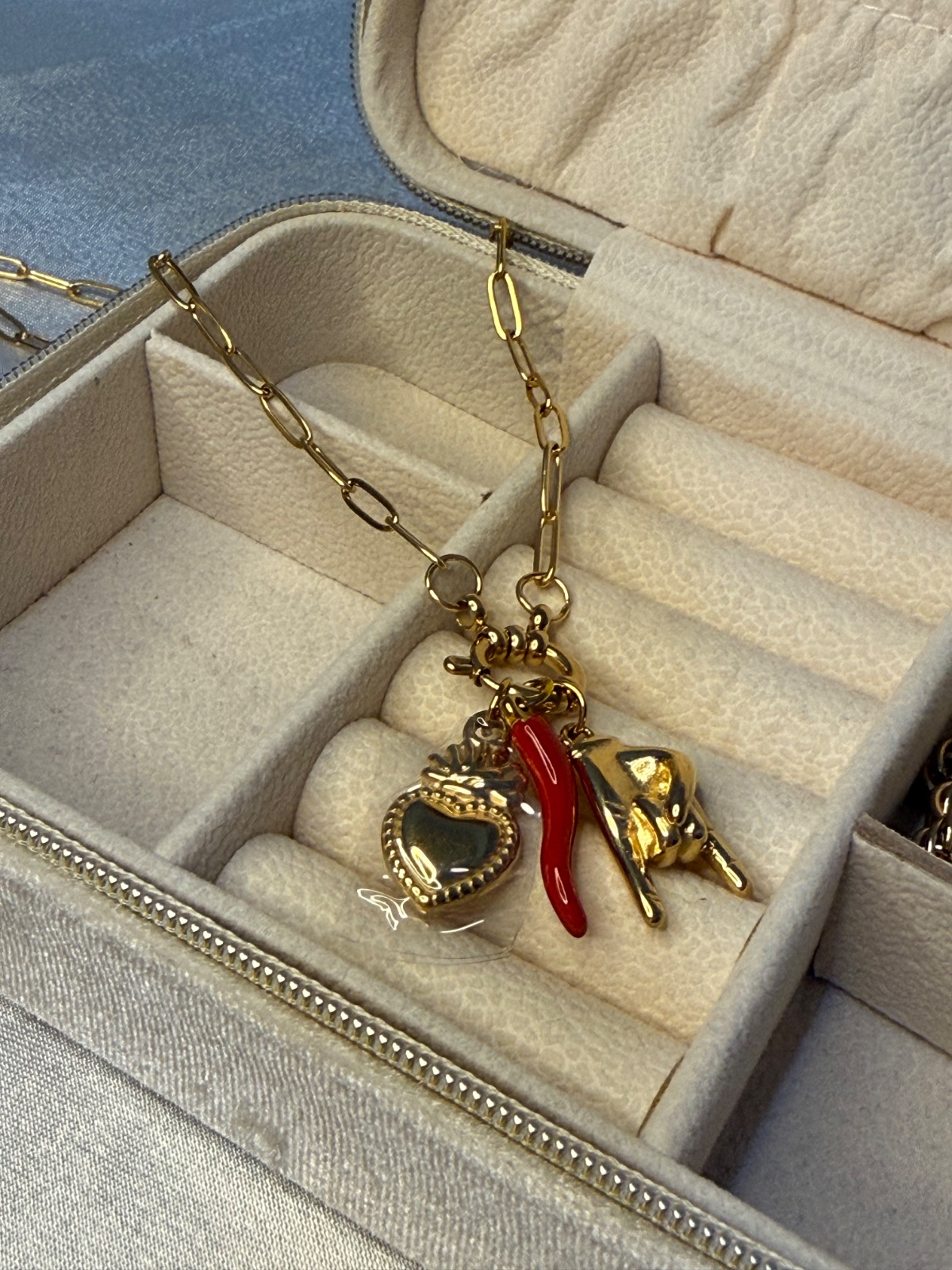 Collar Aji 2